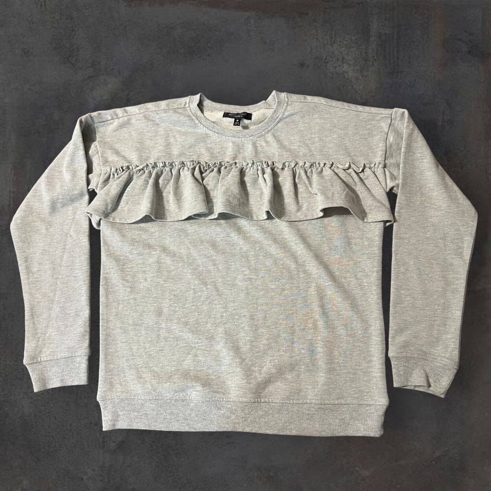 Romeo + Juliet Couture Sweatshirt Women's‎ Size Medium Gray Ruffle Crew Neck